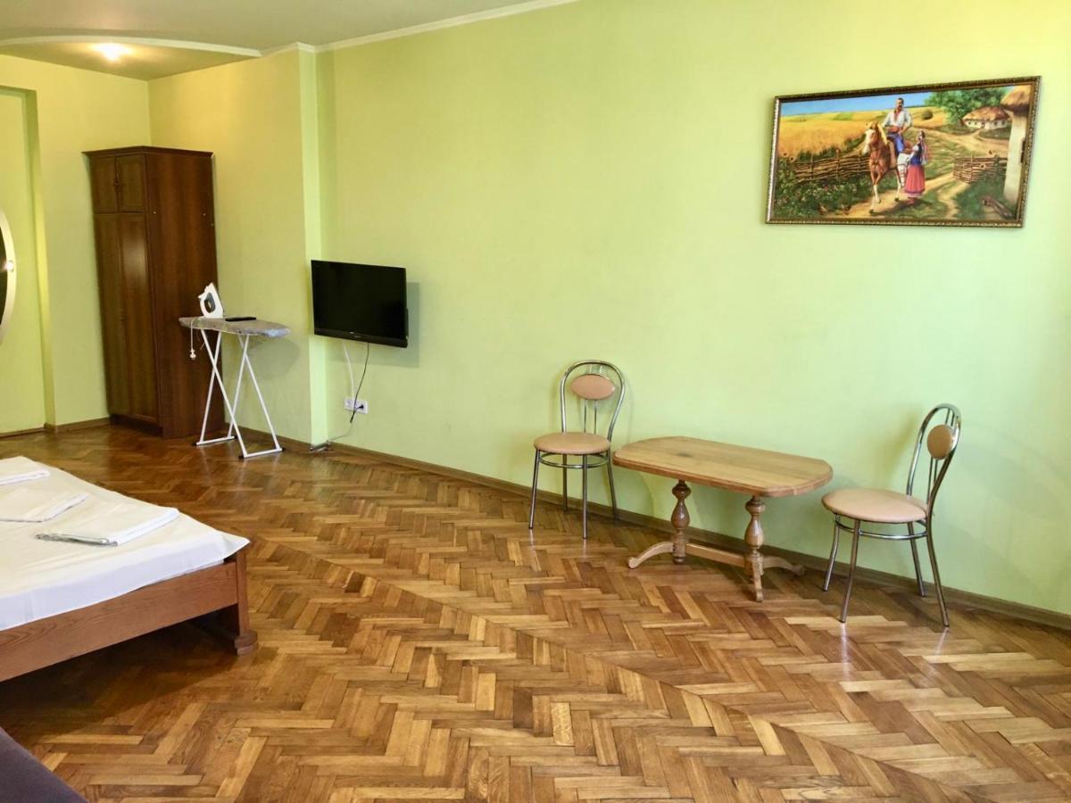 Svobody, Apartments Near The Opera 리비프 외부 사진